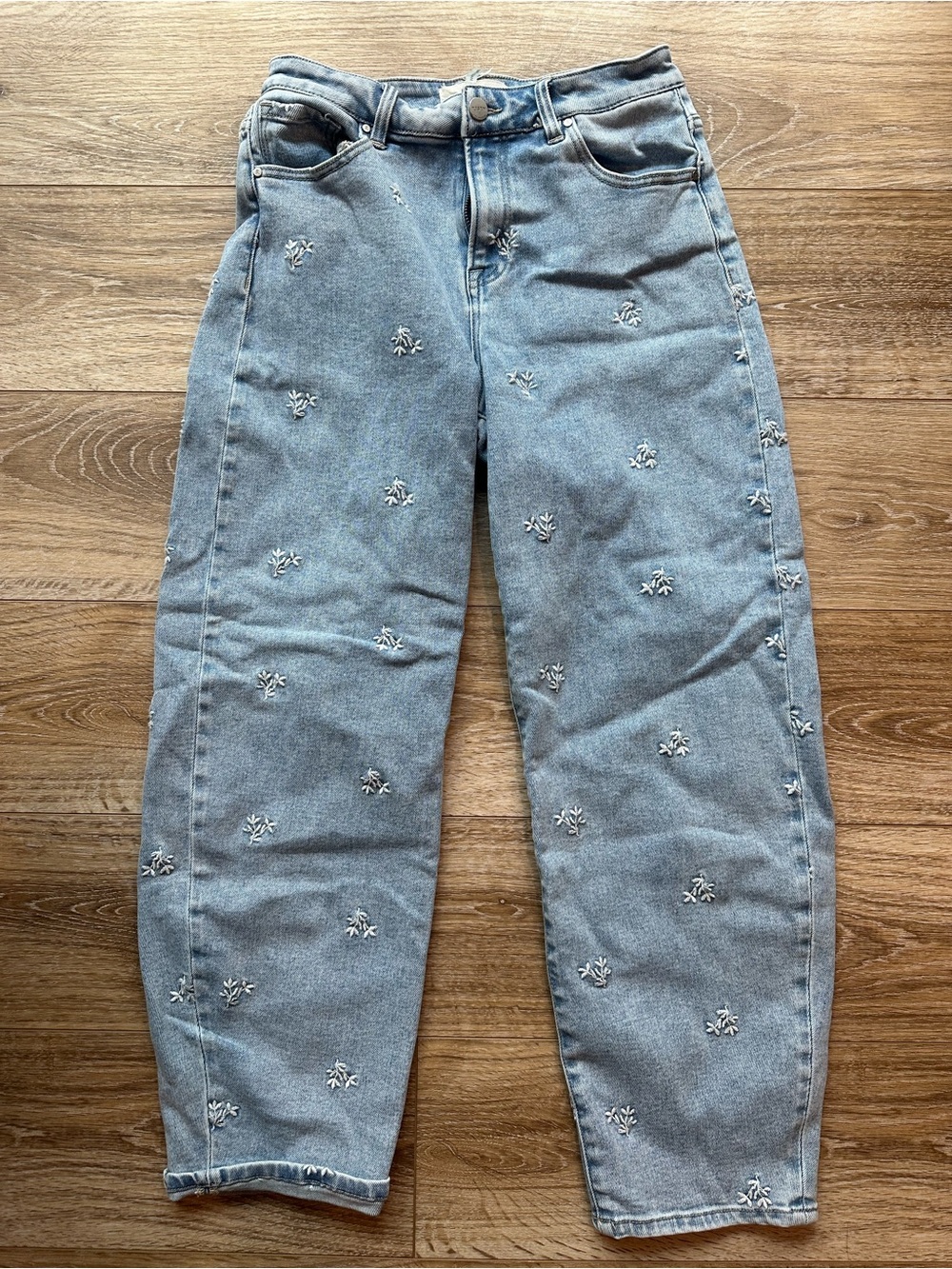 Embroidered Light Blue Wide-Leg Women's Jeans